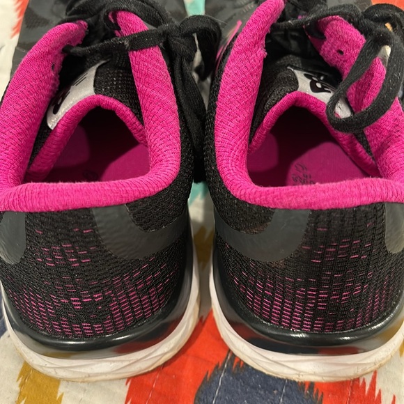 New Balance 790 V6 (W790LF6) Black/Pink Running Shoes Sneakers Women’s Size 10 - Picture 15 of 16